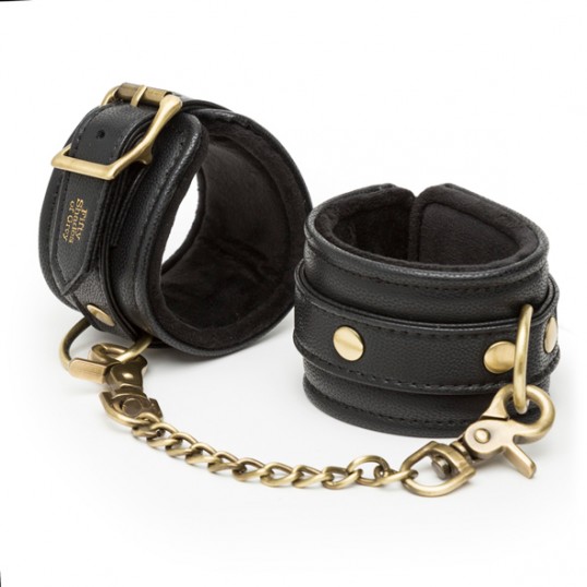 Черные наручники bound to you faux leather wrist cuffs